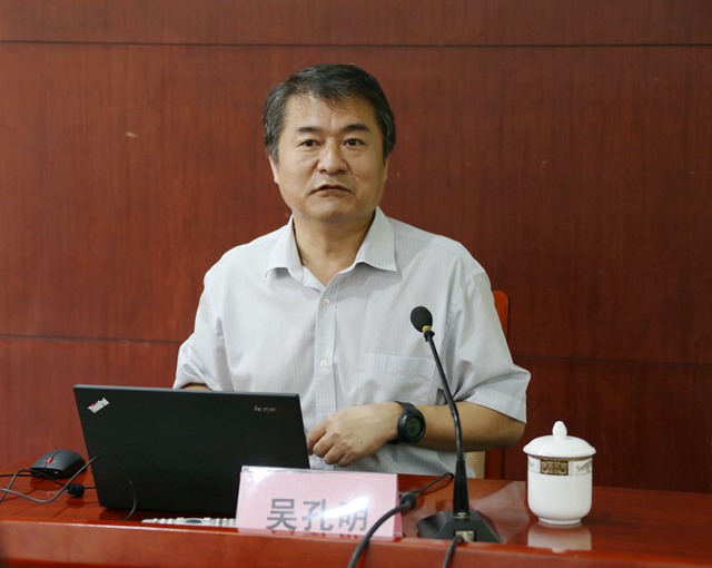 吴院长_副本.jpg